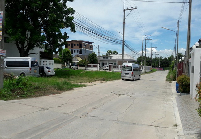 ขาย ที่ดิน หมู่บ้านฟ้ามิอาจกั้น ใกล้สนามกอล์ฟสยามคันทรีคลับ ถนนสุขุมวิท อ.บางละมุง จ.ชลบุรี