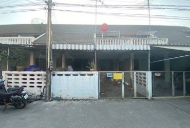 ถูกสุด ทาวน์เฮ้าส์ 2 ชั้น ใกล้ รพ.พุทธโสธร เนื้อที่กว้าง แถมเฟอร์นิเจอร์พร้อมอยู่