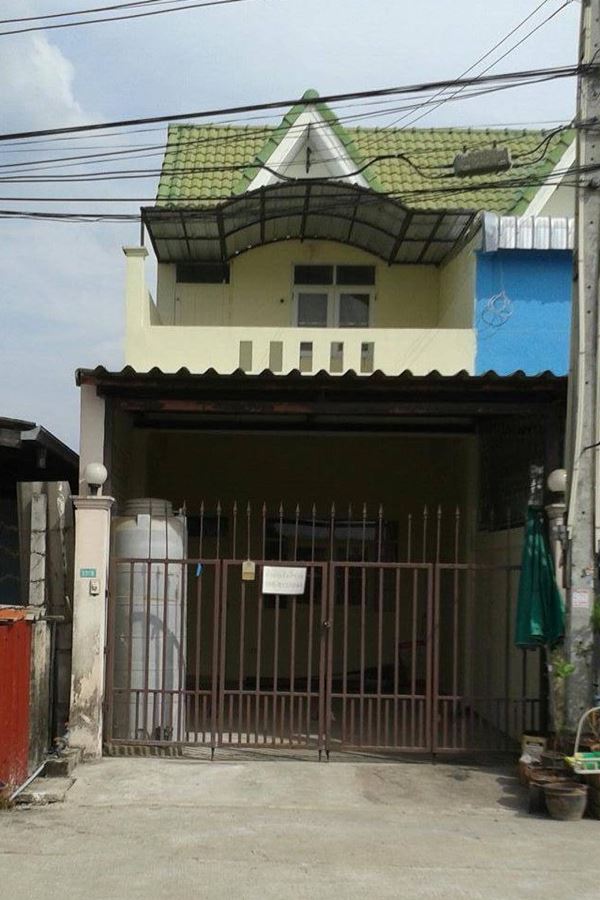 ขายทาวน์เฮาส์ 2 ชั้น ซอย เทพคุณากร 5 ใกล้วัดโสธร อ.เมือง จ.ฉะเชิงเทรา
