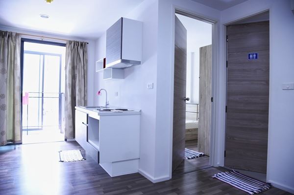 ขายคอนโด ลิฟวิ่งเนสท์ รามคำแหง ห้องมุม 31 ตรม 1นอน1น้ำ วิวสระ (Living Nest Ramkhamhaeng)