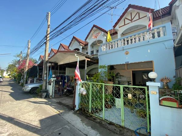 ขายทาวน์เฮาส์ 2 ชั้น ซอยเทพคุณากร ใกล้โรบินสัน อ.เมือง จ.ฉะเชิงเทรา