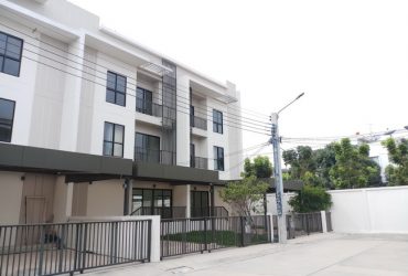 ขาย ทาวน์เฮ้าส์ วิลลา อัลเบลโล่(Villa Albero) กรุงเทพกรีฑา 15/1 ถนนกรุงเทพกรีฑา เขตสะพานสูง กรุงเทพมหานคร