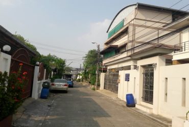 ขาย อาคารพาณิชย์ ซอยสตรีวิทยา 2 แยก 9 ถนนลาดพร้าว เขตลาดพร้าว กรุงเทพมหานคร