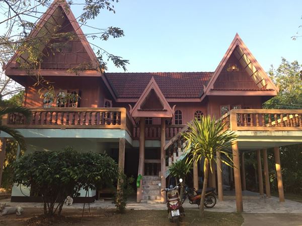 ขายที่ดินส่วนตัวจันทบุรี พร้อมเรือนไทยหลังงาม ที่ดินขนาด 132-0-4 ไร่
