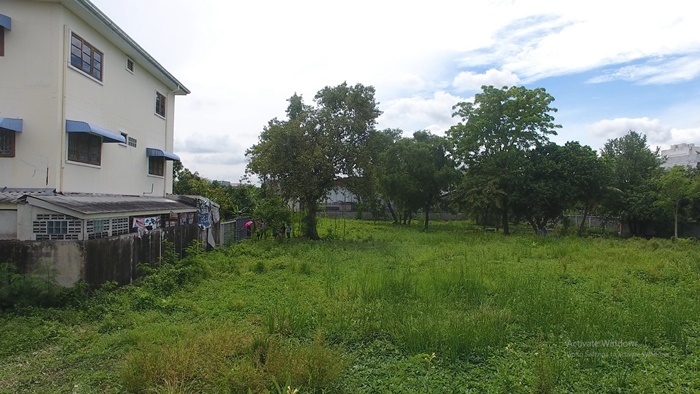 ให้เช่าที่ดินถูก หลักสี่ ทั้งระยะสั้น-ระยะยาว ที่ดิน สวย แปลงใหญ่ 2-2-96 ไร่ (1096 ตร.ว) ทำเลทอง ใกล้ถนนวิภาวดีรังสิต แจ้งวัฒนะ เหมาะทำเป็นสำนักงาน โกดังเก็บของ จุดกระจายสินค้า พัช 098-789-4197