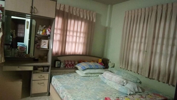 ขายบ้านเดี่ยว หมู่บ้านชมวิว เพชรเกษม81 เนื้อที่ 64.6 ตร.วา เข้าออกได้หลายเส้นทาง