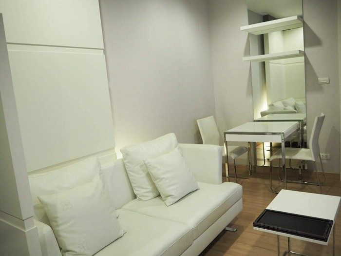 ขาย URBANO ABSOLUTE SATHORN – TAKSIN สตูดิโอ 30 ตรม. ชั้น 16 ใกล้ BTS กรุงธนบุรี จะอยู่เอง หรือลงทุนก็เหมาะ