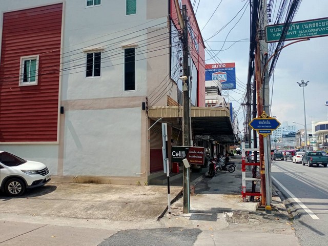 ขายอาคารพาณิชย์ในตัวเมืองระยอง 3 คูหา 3 ชั้น ติดถนนสุขุมวิท