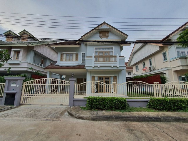 ประกาศให้เช่า บ้าน บ้านเดี่ยว พาร์คเวย์ ชาเล่ต์ รามคำแหง 190/1  3นอน 75 sq.wa 25000 บาท. ไม่ไกลจาก big C ด่วน ๆ