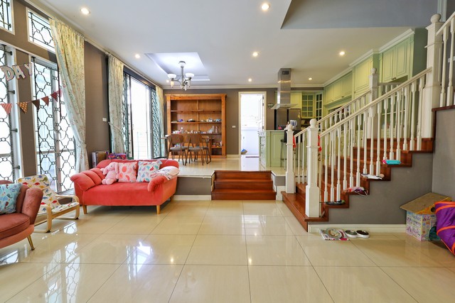 บ้าน เลทีเซียร์ เรสซิเดนท์ บ้านแฝด หรู 4 ชั้น ม.เกศินีวิลล์ ห้วยขวาง-ประชาอุทิศ ขนาดเท่ากับ 45 ตร.ว. 4 BEDROOM 4 BATHROOM 22300000 THAI BAHT เดินทางง่าย บ้านสวย พื้นที่ใช้สอยเยอะ ทำเลดี