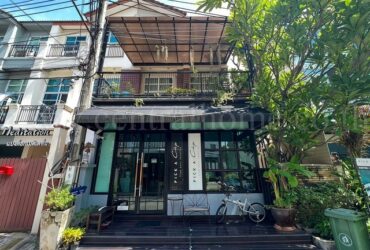 R1 ทาวน์เฮ้าส์ ซอย สุขุมวิท 52 ใกล้ รถไฟฟ้า BTS อ่อนนุช