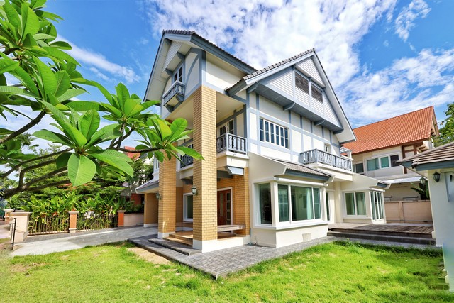 บ้าน คิวเฮ้าส์ อเวนิว พระราม 5 22900000 บ. 4BR 162 SQ.WA ใกล้ ทางด่วนศรีรัช ,ตลาดพระราม5 GOOD นนทบุรี
