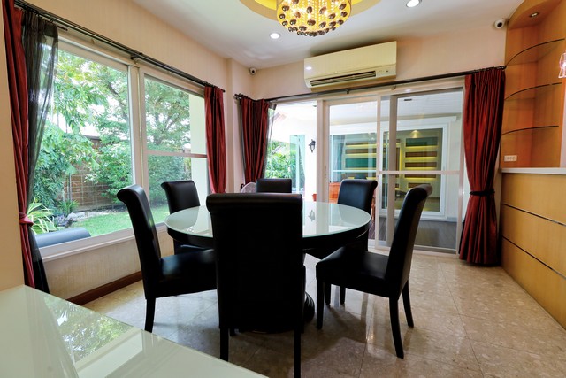 บ้าน ลัดดารมย์ วัชรพล-รัตนโกสินทร์   116 Square Wah 9500000 THAI BAHT ใกล้กับ  เอกมัย-รามอินทรา สุขาภิบาล 5 BTS : สายหยุด พหลโยธิน 59 บรรยากาศดี