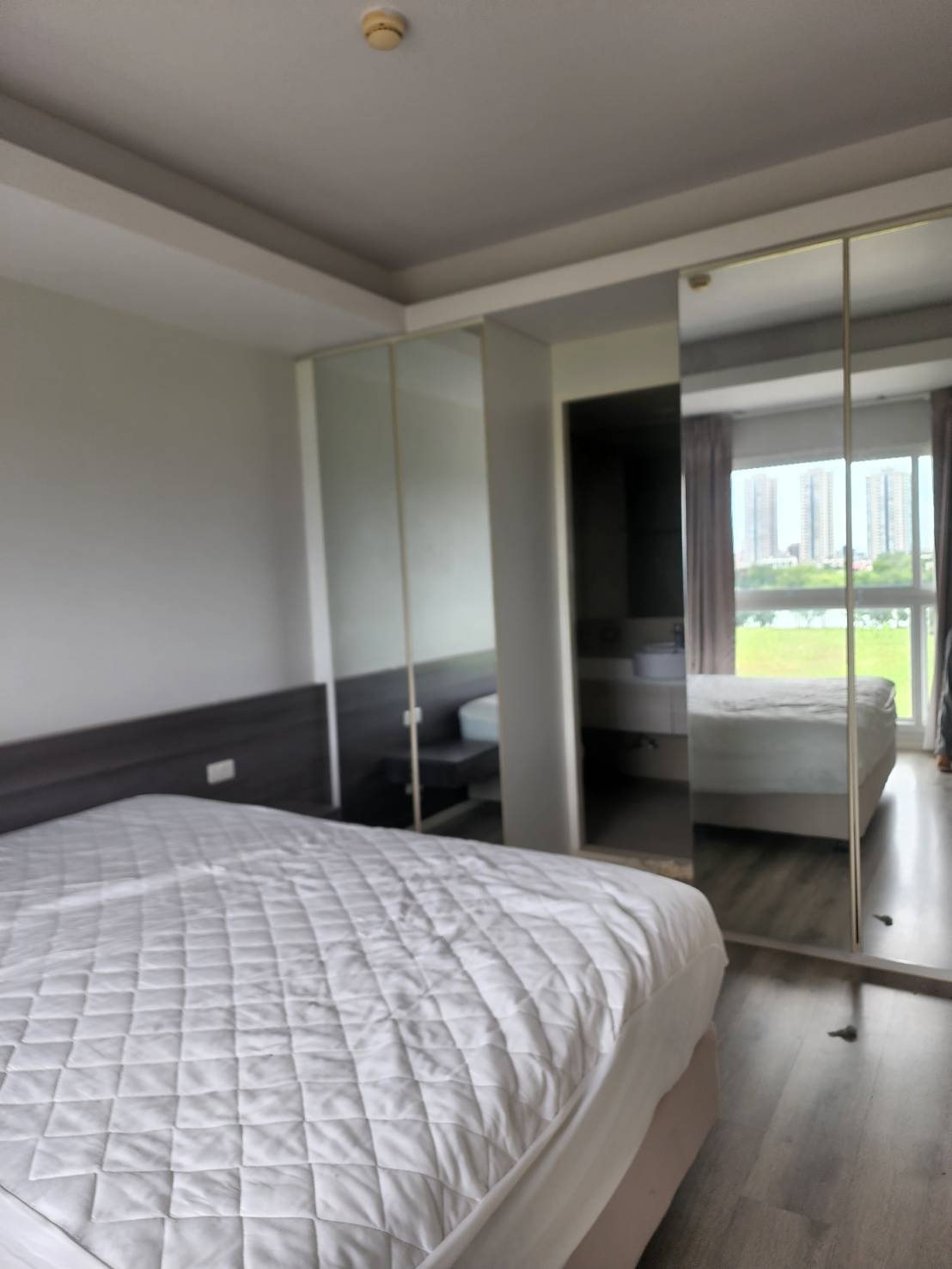 คอนโดฯ Double Lake Condominium Muang Thong Thani 34 ตร.-ม. 1 ห้องนอน 1 BR 1900000 B. ไม่ไกลจาก ลานริมทะเลสาบเมืองทองธานี ราคาเดียวจัดให้หนักมาก วิวทะเลสาบ