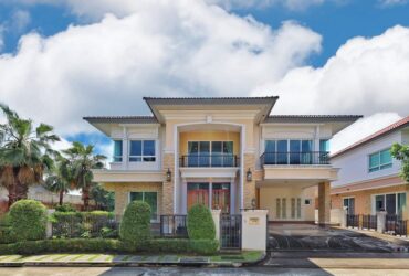 บ้าน   แกรนด์ บางกอก บูเลอวาร์ด สาทร  18900000 BAHT   ดีลดีสุด ณ จุดนี้ ไม่เคยอยู่ แปลงมุม ใกล้คลับเฮ้าส์
