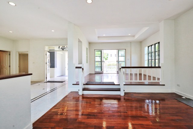 บ้าน มัณฑนา พระเงิน 145 ตรว. 11900000 B.   BIG SALE –
