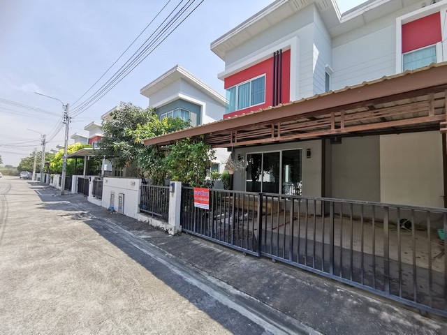บ้าน คาซ่า เพรสโต้ วงแหวน – ปิ่นเกล้า 0 Rai 0 NGAN 35 ตร.วา  4390000 B. ไม่ไกลจาก Plus Mall บางใหญ่  ดีงาม