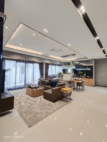 ขายบ้าน The City เอกมัย-ลาดพร้าว ขนาด 5 ห้องนอน 6 น้ำ 119.5 ตรว. 375 ตรม. พร้อมเฟอร์นิเจอร์บิวอิน