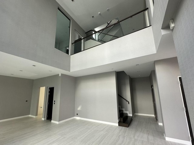 KM135 For Rent เช่า บ้านวิลล่าหรูใจกลางเมือง หมู่บ้าน The gentry พัฒนาการ2 พัฒนาการ32