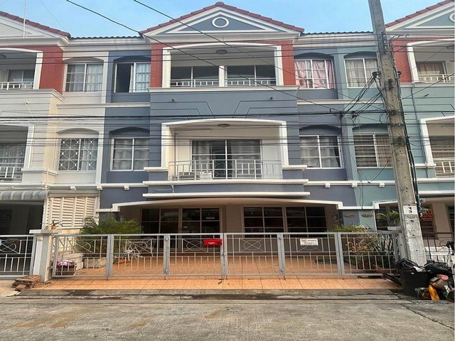 ให้เช่าทาวน์โฮม 3ชั้น ถนนนวลจันทร์ หมู่บ้าน ไดมอนด์ แกรนด์ วิลล์