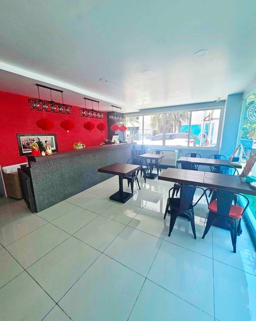 ให้เช่าร้านค้า โชว์รูมลาดพร้าว101 999Units 110 ตรม.​ 2คัน 2แอร์ ที่จอดรถ 3 คัน ร้านอาหาร