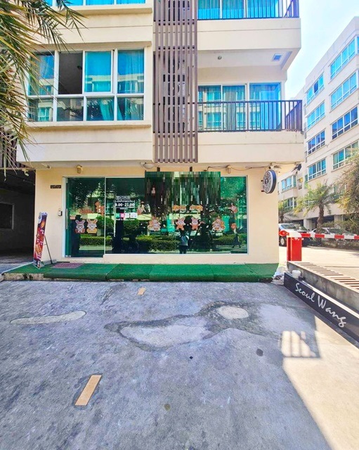 ให้เช่าร้านค้า โชว์รูมลาดพร้าว101 999Units 110 ตรม.​ 2คัน 2แอร์ ที่จอดรถ 3 คัน ร้านอาหาร
