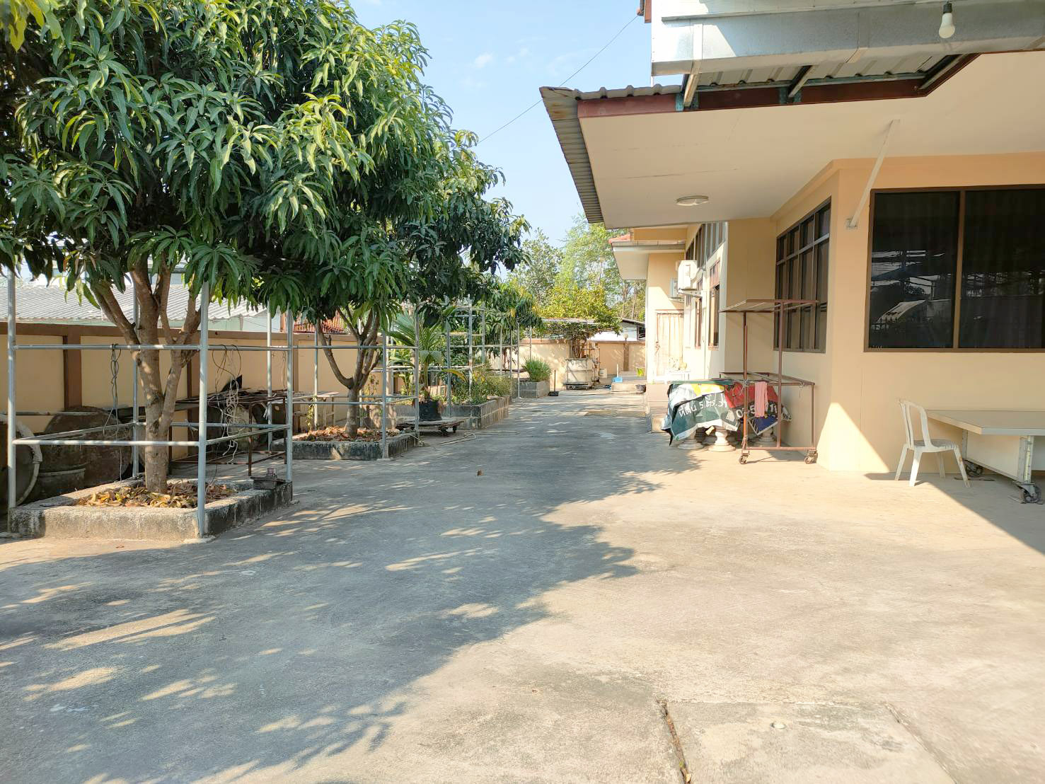 คฤหาสน์หลังใหญ่พร้อมที่ดิน + ห้องเช่า 31 ห้อง + ตึกแถวด้านหน้า