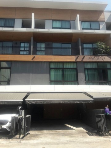 ขายทาวน์โฮม 3 ชั้น 20 ตร.ว. หมู่บ้านอาร์เด้น  ซอยสตรีวิทย์ 2 ลาดพร้าว 71 ใกล้โรงเรียนสตรีวิทย์ 2