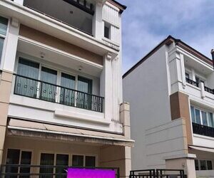 WW215 ขาย ทาวน์โฮม 3 ชั้น บ้านกลางกรุง พระราม 3 BAAN KLANG KRUNG RAMA 3