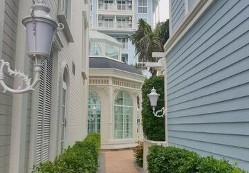 LV51723 ขายดาวน์คอนโด Grand Florida Beach Front คอนโดติดทะเล หาดส่วนตัว เฟอร์ครบ พร้อมโอน