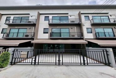 ให้เช่าทาวน์โฮม 3 ชั้น โครงการ บ้านกลางเมือง รามอินทรา ถนนกาญจนาภิเษก 6/1