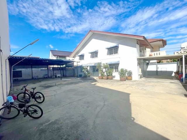 ลาดพร้าว 59-65 เซนทรัลอีสวิล บ้านเดี่ยว 2 ชั้น เลียบด่วนเอกมัย รามอินทรา 110 ตรว. 5แอร์ 5นอน 6น้ำ