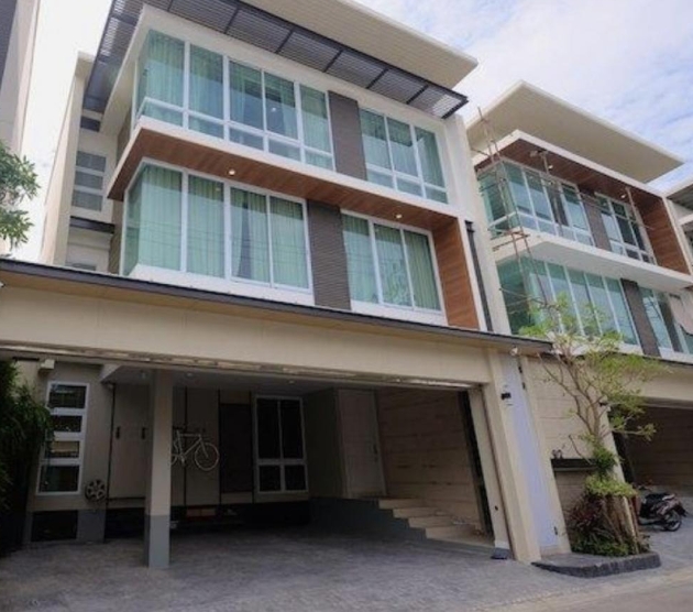 ขายและให้เช่าบ้านเดี่ยว3 ชั้น มีสระว่ายน้ำ อินทมระ 9 ย่านสุทธิสาร วิภาวดี พหลโยธิน