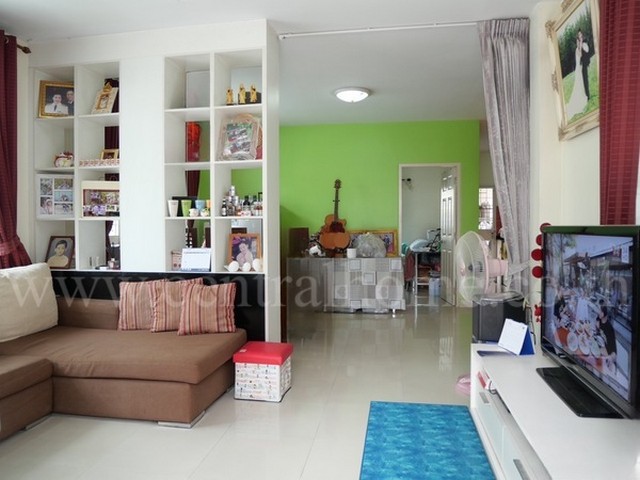 ทาวน์เฮ้าส์ สิรภัทร 2 ไทรม้า หลังริม บ้านสวยพร้อมอยู่