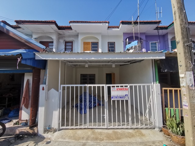 บ้านรีโนเวทใหม่ทั้งหลัง ม.ศรีสวัสดิ์ บางกรวย  ใกล้มหาลัยมหิดลเพียง15นาที