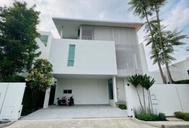 ขายบ้านเดี่ยว 3 ชั้น  VIVE เอกมัย รามอินทรา  371 ตรม. 72 ตร.วา 4 นอน 5 น้ำ พร้อมเฟอร์นิเจอร์