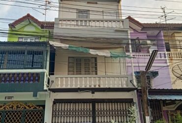 ขายทาวน์เฮ้าส์ 3 ชั้น หมู่บ้านสินทวี บางมด พระราม 2 กทม.