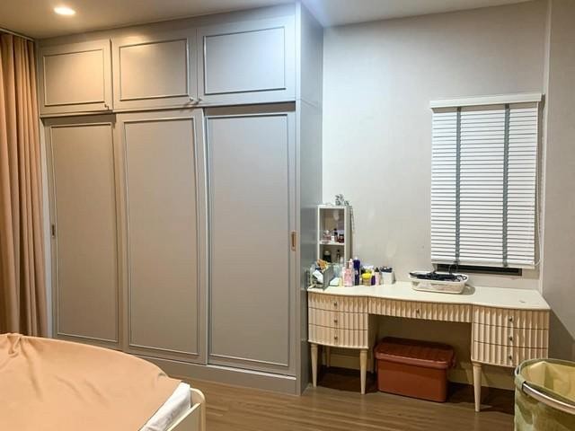 ให้เช่าบ้านเดี่ยว 2 ชั้น หมู่บ้าน เศรษฐสิริ กรุงเทพกรีฑา พร้อมอุปกรณ์เฟอร์นิเจอร์เข้าอยู่ได้ทันที