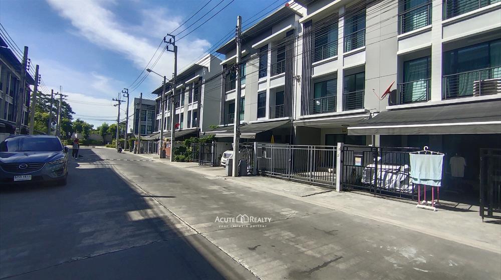 ขายทาวน์โฮม 3 ชั้น หมู่บ้านบ้านกลางเมือง งามวงศ์วาน