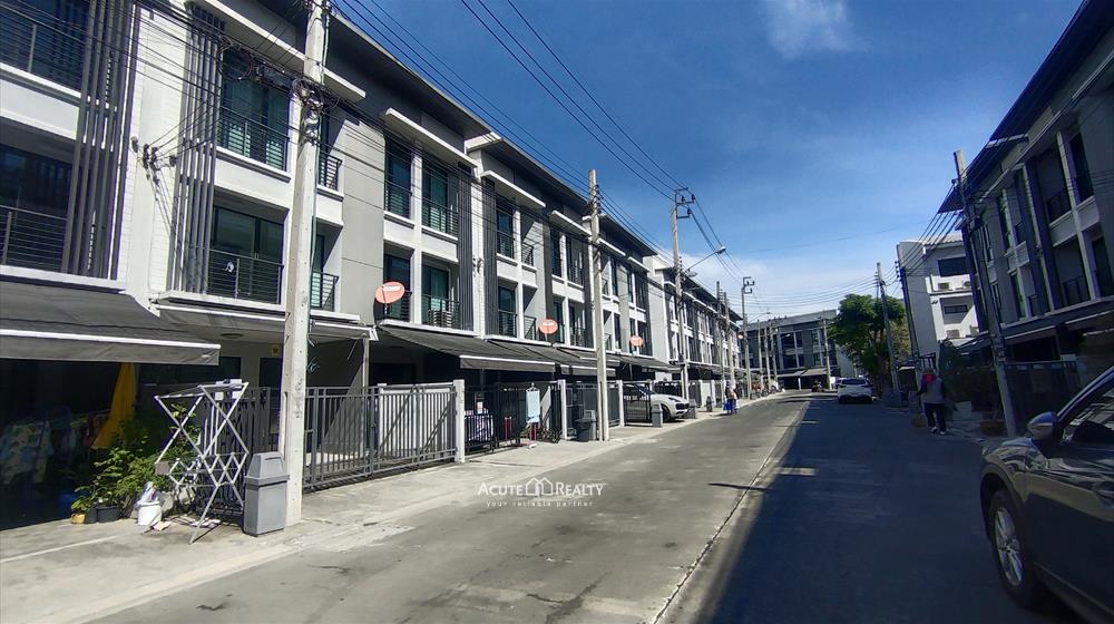 ขายทาวน์โฮม 3 ชั้น หมู่บ้านบ้านกลางเมือง งามวงศ์วาน