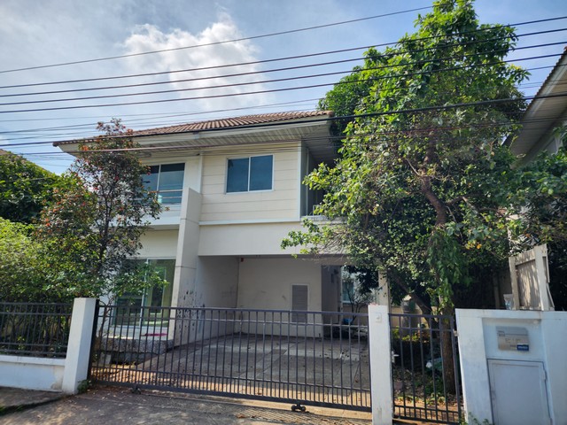 ถูกด่วน บ้าน 2 ชั้น เยื้องกับสวนสาธารณะของหมู่บ้าน ม.เพอร์เฟคเพลส สุขุมวิท 77 ใกล้สุวรรณภูมิ