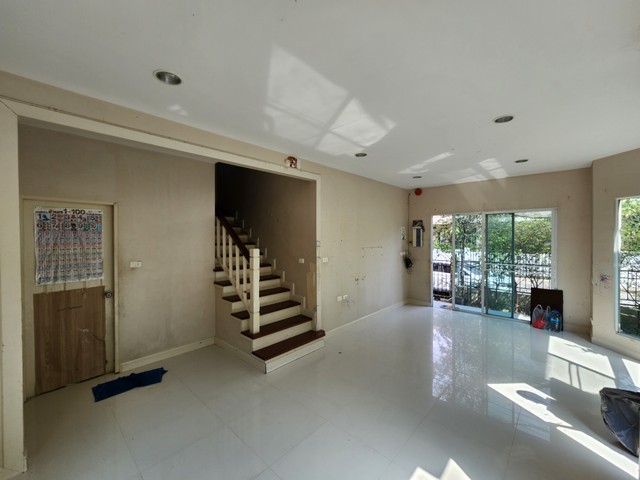 ถูกด่วน บ้าน 2 ชั้น เยื้องกับสวนสาธารณะของหมู่บ้าน ม.เพอร์เฟคเพลส สุขุมวิท 77 ใกล้สุวรรณภูมิ