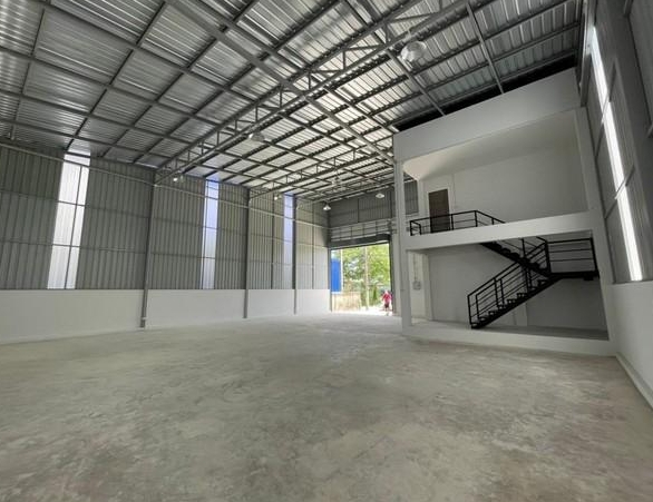 ให้เช่าโกดัง205ตรม ลำลูกกา คลอง 4 มีออฟฟิศ เนื้อที่ 100 ตรว