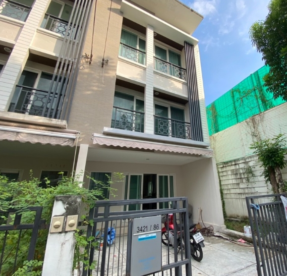 ขายทาวน์โฮม บ้านกลางเมือง พระราม 9 – มอเตอร์เวย์ เนื้อที่ 28 ตรว มี 3 ห้องนอน 3 ห้องน้ำ