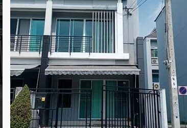 ให้เช่าทาวน์โฮม 3 ชั้น บ้านกลางเมือง รามคำแหง 39 วังองหลาง