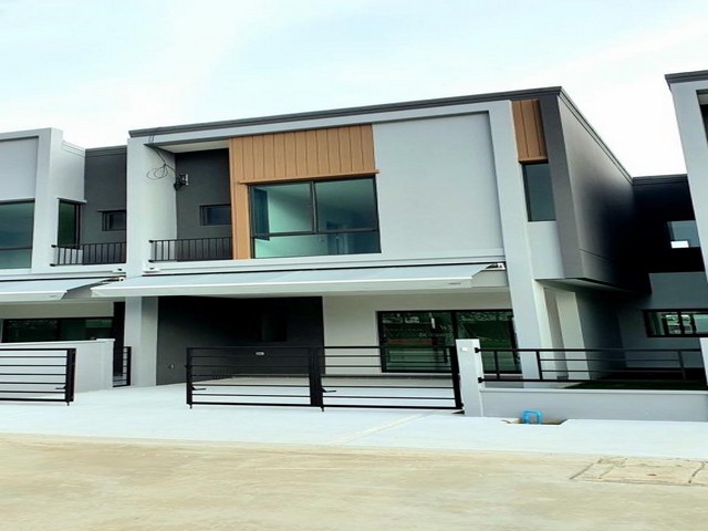 ให้เช่าทาวน์โฮม 2 ชั้น โครงการ พลีโน่ สุขุมวิท-บางนา 2