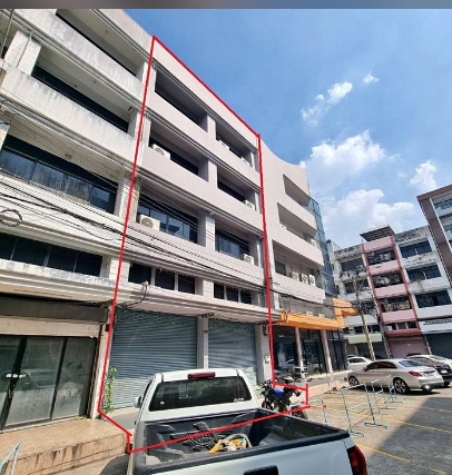 ขายอาคาร4.5ชั้น 2 คูหา พหลโยธิน ใกล้BTSสายหยุด สะพานใหม่ เนื้อที่ 32 ตรว 469 ตรม