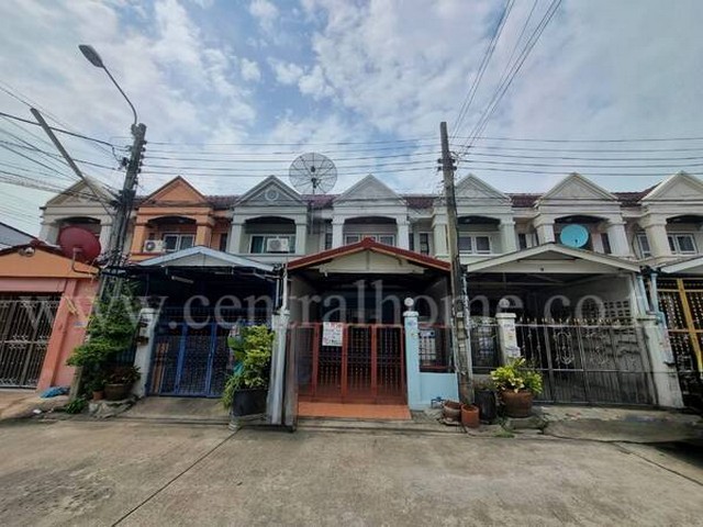ทาวน์เฮ้าส์ ลภาวัน 5 รัตนาธิเบศร์ ท่าอิฐ ใกล้ รถไฟฟ้า สถานี บางรักน้อยท่าอิฐ