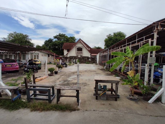 ขายที่ถมและเทปูนแล้วบริเวณถ.จันทน์ 51 แยก 9 เขตยานนาวา กรุงเทพ