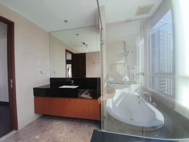 LV51747 ให้เช่า DUPLEX PENTHOUSE อาคารชุดบ้านราชประสงค์ ใกล้ BTS ราชดำริ